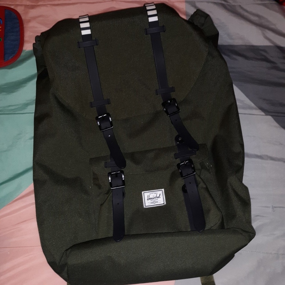 HERSCHEL • little america dark green backpack